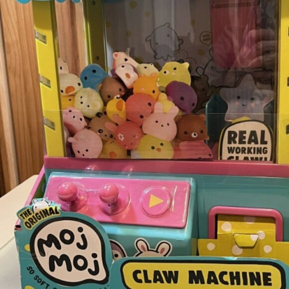NEW MGA Entertainment Moj Moj Squishy Toys Claw Machine Playset 2018 Rare Cute - Picture 4 of 8
